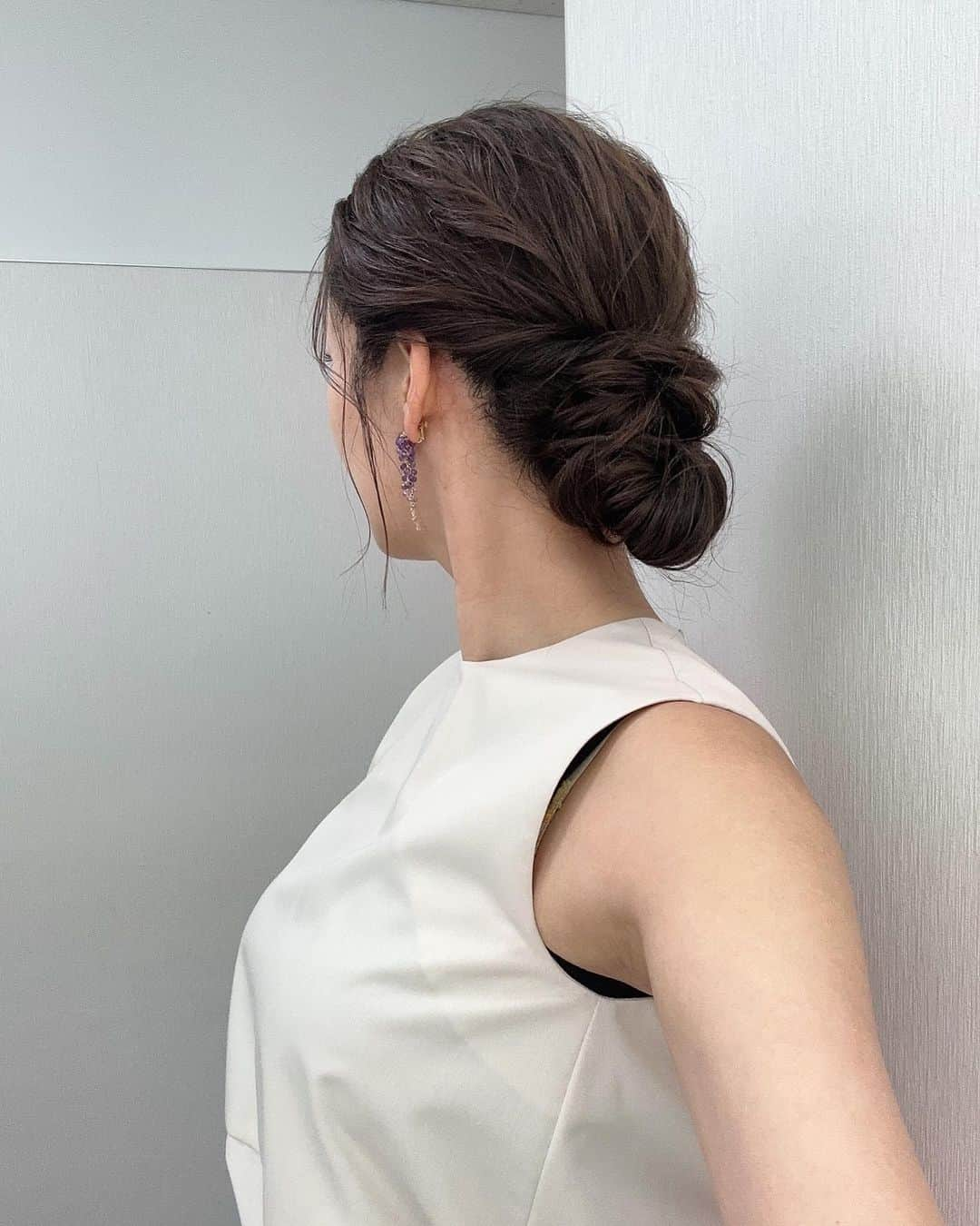 穂川果音さんのインスタグラム写真 - (穂川果音Instagram)「hairstyle  シニョンだよ♡  #ヘアアレンジ　#ヘアスタイル　#アップヘア　#シニョン　#hairarrange #hairstyle #アベプラ　#weatherforecast」8月10日 0時06分 - hokawakanonn