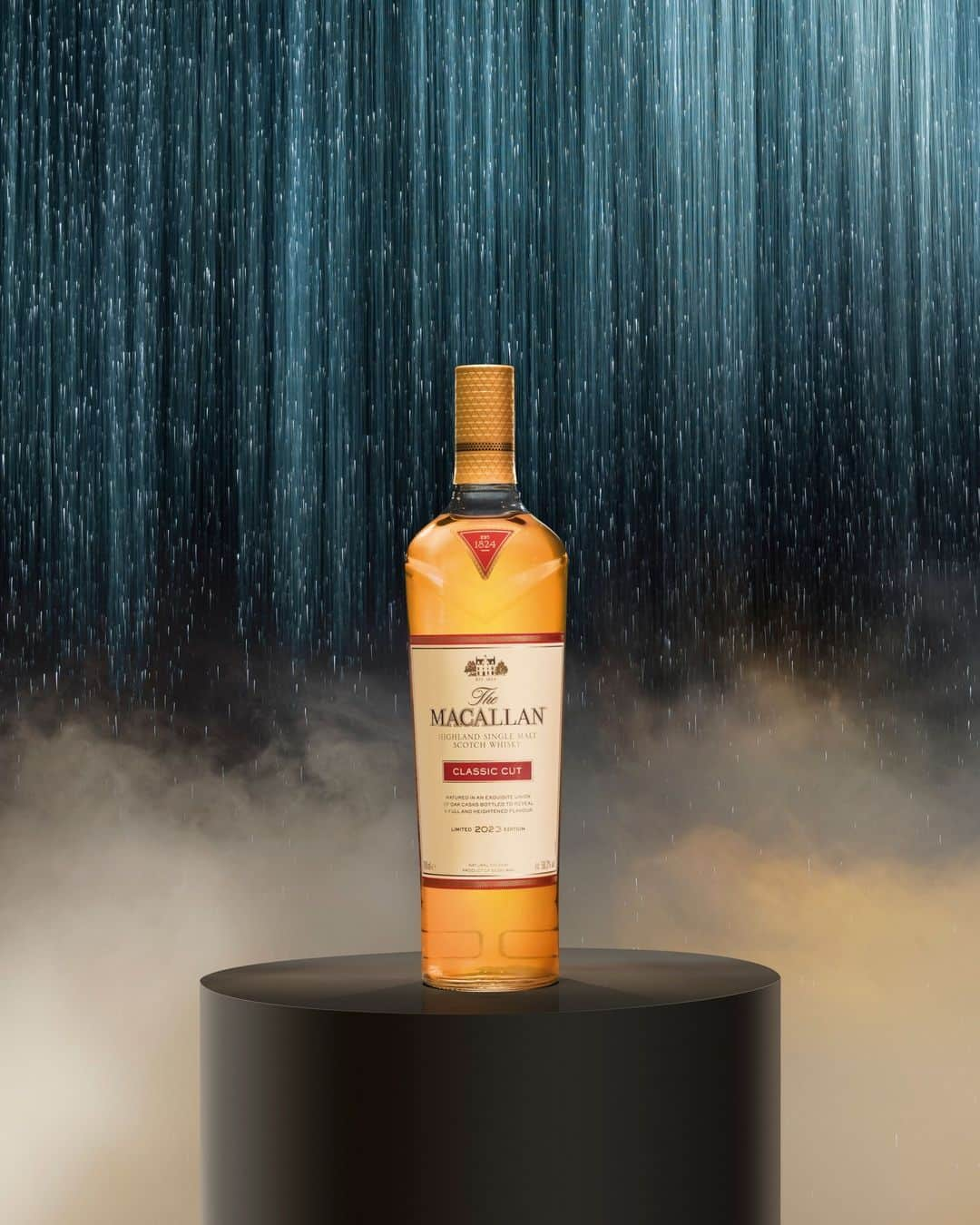 The Macallanのインスタグラム：「The Macallan Classic Cut 2023 Edition – a special single malt that’s anything but classic.⁣ ⁣ With aromas of pear, elderflower and almond biscotti, and accents of vanilla, pear and lemon peel, Classic Cut embodies The Macallan’s ongoing quest to seek out the extraordinary.⁣ ⁣ Find out more in our Link in Bio ⁣ ⁣ Crafted without compromise. Please savour The Macallan responsibly.⁣ ⁣ ⁣ #TheMacallan #TheMacallanClassicCut」