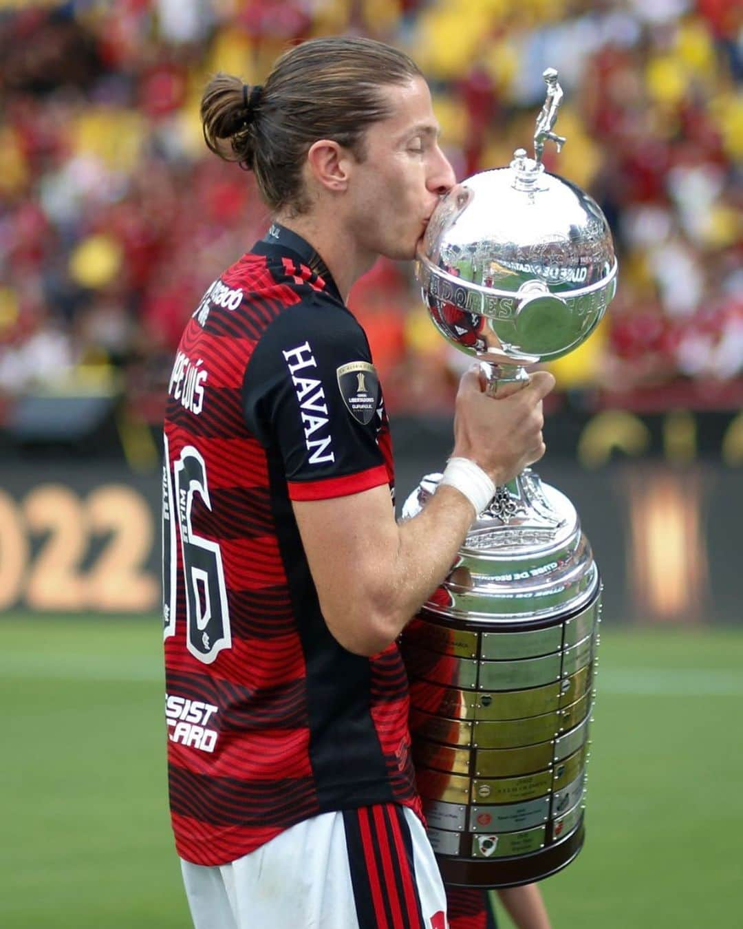 フィリペ・ルイスのインスタグラム：「Happy birthday, Filipe Luís! ❤️🖤🎂」