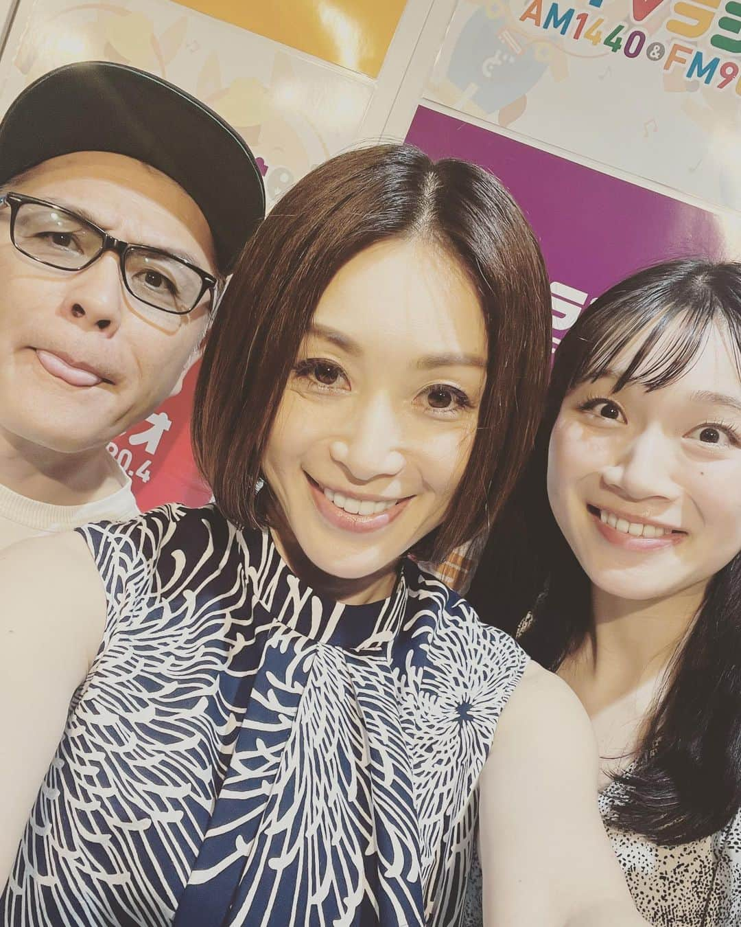 酒井法子さんのインスタグラム写真 - (酒井法子Instagram)「酒井法子35th Anniversary  Premium Best 2023.7.19リリース記念 サインお渡し会に、北は北海道から 東京、名古屋、大阪、福岡まで 本当に沢山の方々が お越しくださり誠に誠に誠に 有難う御座いました🙇‍♀️🙇‍♀️🙇‍♀️🙇‍♀️🙇‍♀️🙇‍♀️🙇‍♀️🙇‍♀️🙇‍♀️ 全ての会場となったタワーレコード店さん、ラジオ局、テレビ局、 取材での出会いが、とてもとても 暖かく。心の底から嬉しくて嬉しくて この場をお借りして感謝の気持ちを お伝えさせてください🙇‍♀️ 沢山の愛を差し出してくださり 本当に有難う御座いました😭😭😭😭😭😭 デビューしてから35年。プラス1...💙 応援してくださる皆様と共に 歩かせて頂いた日々。。 思い出深い楽曲の全てが今もなお💙 決っして色褪せる事なく、 今回更にブラッシュアップもして頂き、 最高にキラキラした形で 皆様のお手元にお届けする事が叶いました。 それもこれも、あれも！全て応援してくださる 皆様がいてくださるから。。 本当にそのお陰様でしかありません。😭😭😭😭 Funny JANE💙大人カッコいい楽曲まで 誕生させていただき、 こんなに幸せな事はありません。 これからも 引き続き精進して参りますので 何卒。。暖かく見守っていただけますよう。。 どうぞ😢宜しくお願い致します🙇‍♀️🙇‍♀️🙇‍♀️🙇‍♀️ #premiumbest #ビクターエンターテイメント #タワーレコード #愛してる #有難う御座います #酒井法子」8月10日 0時47分 - noriko_sakai_official