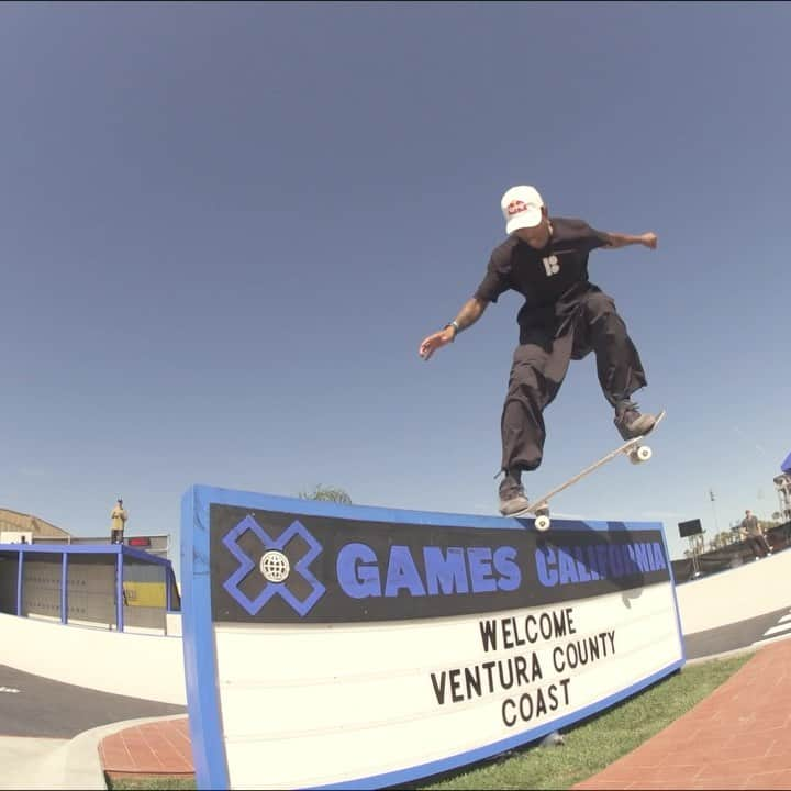 フェリペ・グスタボのインスタグラム：「Xgames Ventura recap video now playing on my YouTube channel 🙌🏾 link in bio   Vídeo novo no canal, um pouco da minha experiência nesse último xgames! Confere,like, e assina✊🏾 Filmed & edit by @vitorborger」