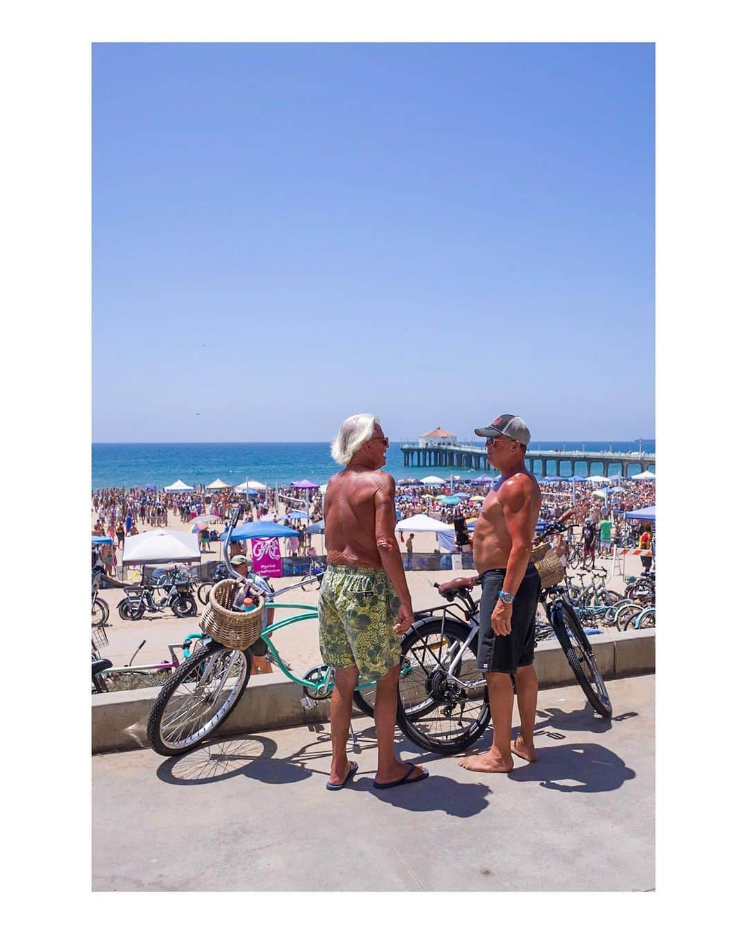 Pete Halvorsenのインスタグラム：「The Charlie Saikley 6-Man Tourney always brings out the best in Manhattan Beach. Here is the first of a few posts from the weekend on the hot sand of the legendary south side of the Manhattan Beach Pier.   Leica M11 - 90 mm + 50 mm + 21 mm / #MB6man」