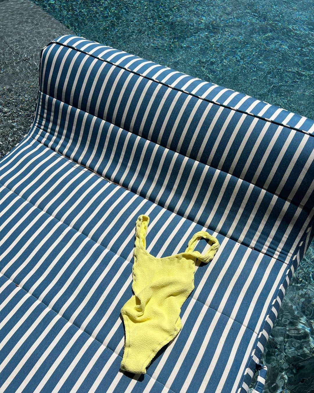 マリア・グアルディオラさんのインスタグラム写真 - (マリア・グアルディオラInstagram)「yellow or orange? 🍋🍊 @reinaolga_beachwear」8月10日 1時19分 - maria.guardiola