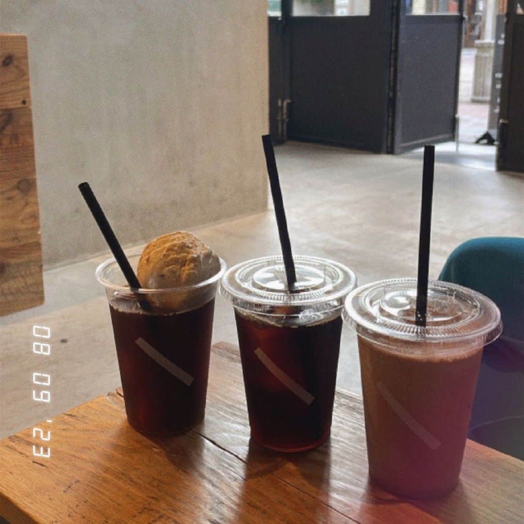 斉藤真木子さんのインスタグラム写真 - (斉藤真木子Instagram)「ice coffee 🧊🐬🕶️」8月10日 1時26分 - saitomakiko628