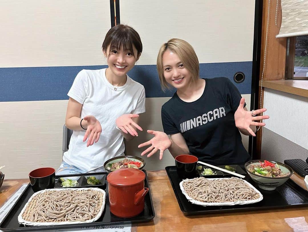 のインスタグラム：「KTAIの帰りの定番コース♡ 温泉♨️行ってさっぱりした所で ガッツリディナー🍽️💕 そば&牛丼 身に染みるー(˶ˊᵕˋ˵)💓」
