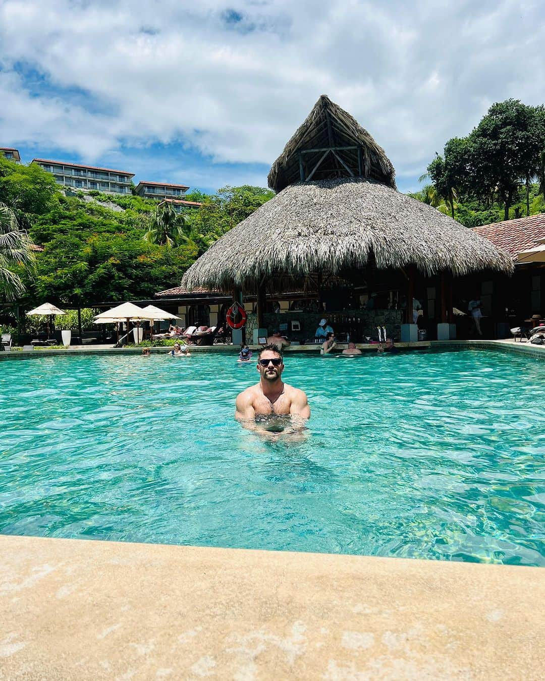 ブラント・ドーハティさんのインスタグラム写真 - (ブラント・ドーハティInstagram)「Kim and I needed a break this summer so we went to @beachboundvacations to find the perfect beach getaway. BeachBound specializes in all-inclusive beach vacation packages, including resorts, flights, excursions, and transfers. With 70 destinations worldwide, it’s easy to find exactly what you’re looking for. You can even use the Perfect Beach Finder to browse vacations via a map, trip deal calendar, a quiz with personalized results, or a list of vacations from your local airport.   Thanks for taking the stress out of travel planning finding us the perfect resort in Costa Rica! @secretsresorts #sponsored #BeachBound #BeachBoundVacations #PerfectBeachFinder」8月10日 1時35分 - brantdaugherty