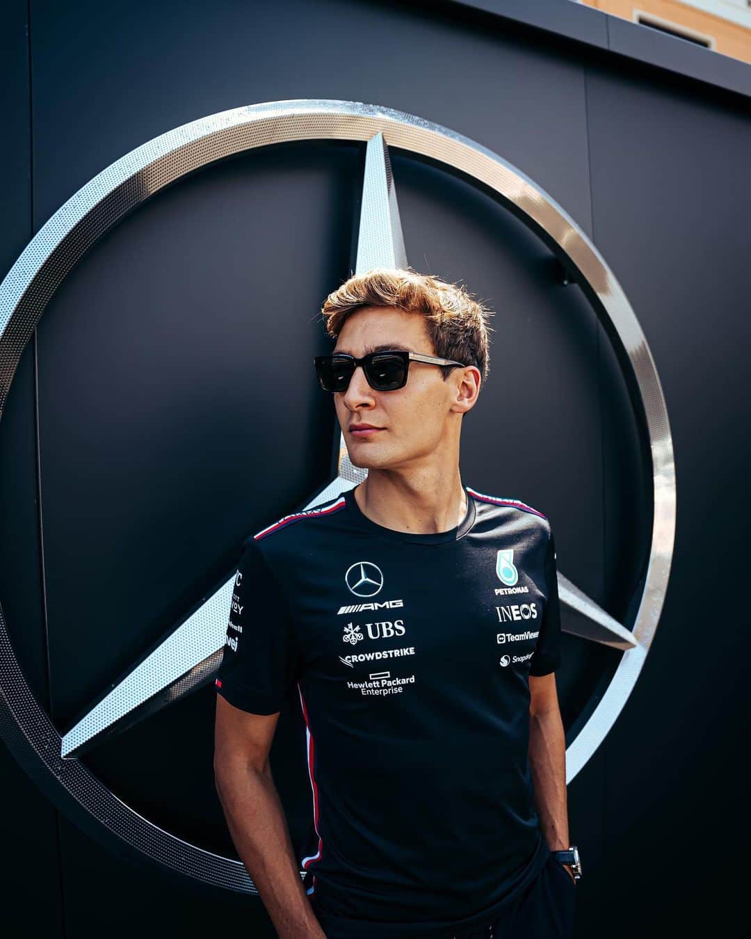 MERCEDES AMG PETRONASさんのインスタグラム写真 - (MERCEDES AMG PETRONASInstagram)「Get that George and Lewis look. 😍  Make the most of our Summer Sale with 20% off Team Driver Tees in our store. Head to our link in bio now. 👌」8月10日 1時51分 - mercedesamgf1