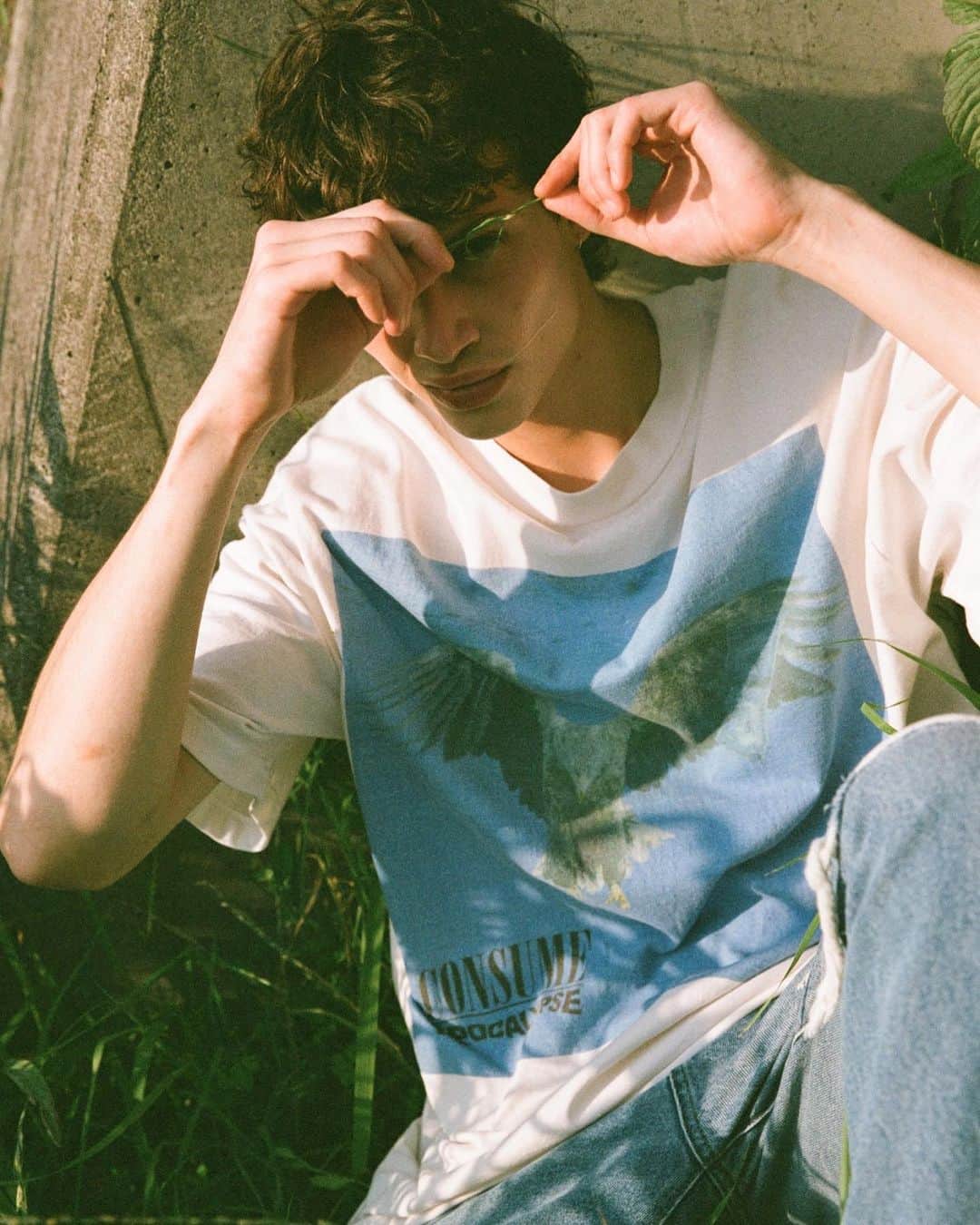 小川哲史のインスタグラム：「©SAINT Mxxxxxx × FORSOMEONE  Special collaboration design T-shirts available on forsomeone.jp and in stores.  #SAINTMxxxxxx  #forsomeone #forsomeonebyone」