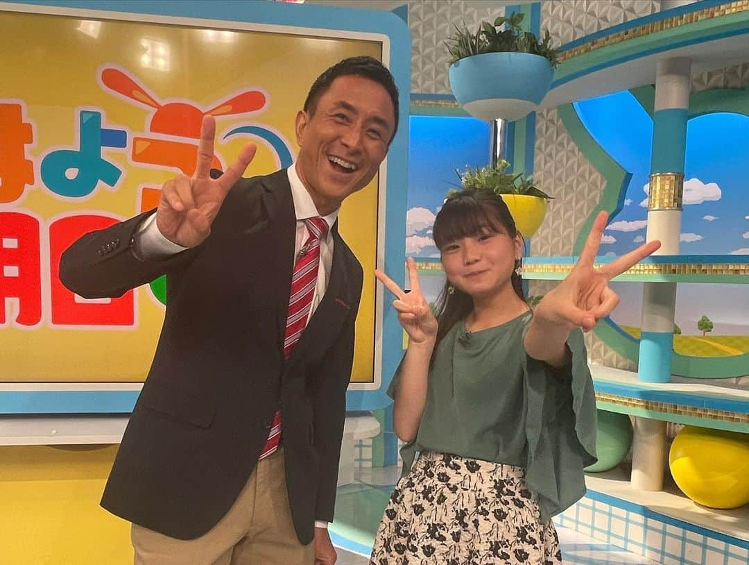 ABCテレビ「おはよう朝日です」さんのインスタグラム写真 - (ABCテレビ「おはよう朝日です」Instagram)「いや〜🤦🏻‍♂️ どうしようもなく 緊張しちゃいました… 岩本です‼️  #毎田暖乃 ちゃん ドラマでみる顔とは違う お茶目なところに キュンでした🫶  また遊びにきてなー✌️  #子どもコメンテーターweek 🌻」8月10日 11時24分 - ohaasaofficial