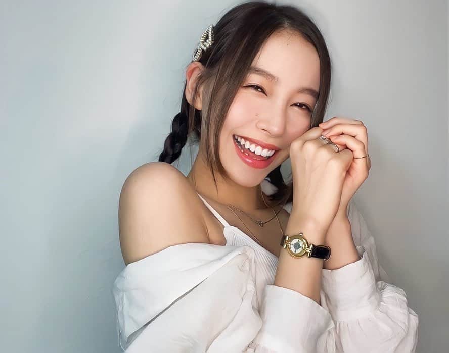 のインスタグラム：「. いつだって今日を"特別"にしてくれるのはみんなだよ。  みんなのおかげ。  何気ない一日にキラキラを付けてくれて、 本当に本当にありがとう☺️💗  私の笑顔をたっぷり引き出してくれる、 そんなみんなが大好き！  これからもたーくさん甘えさせてね^ ^  2023.08.10💐」
