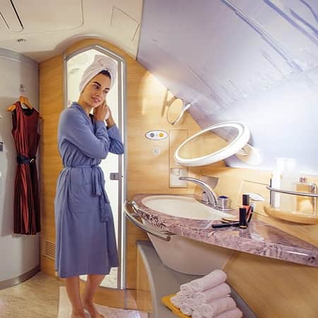 旅行比較サイト・トラベルコ 理想の旅を、いちばん安く。さんのインスタグラム写真 - (旅行比較サイト・トラベルコ 理想の旅を、いちばん安く。Instagram)「#ドバイ / アラブ首長国連邦  世界最大の旅客機A380がエミレーツ航空の成田―ドバイ線に運航中！ 羽田―ドバイ線のデイリー便も再就航し、最新スポットが続々登場しているドバイがより身近になっています♪  比較的ゆったりしたシートが自慢のエコノミークラス。 ビジネスクラス以上で機内ラウンジが使用でき さらにファーストクラスにはシャワースパを完備。 エミレーツ航空なら、どの座席クラスを選んでもラグジュアリーな雰囲気に浸れます👑  写真映えしたい女子旅 心を癒やすファミリー旅 など、どんな旅でもエミレーツ航空×ドバイにおまかせあれ！  ✈🇦🇪🤍❤  https://www.tour.ne.jp/w_special/ekdubai/  ━━━━━━━━━━━ 📍ドバイ （アラブ首長国連邦） ━━━━━━━━━━━  Photo:エミレーツ航空、ドバイ政府観光局  ***** あなたが旅先で出合った素敵な風景に #トラベルコ  または #travelko をつけて投稿してみてください📷 こちらのアカウントで紹介させていただくかも！  投稿を見て「行きたい！」と思ったら保存でクリップ。 フォロー＆いいねもお願いします🌟  ***** 国内海外1500以上の旅行サイトをまとめて比較！ 旅行の最安値を探すなら「トラベルコ」  プロフィール欄のURLから早速検索🔍 @travelko_official  #エミレーツ航空 #エミレーツ #emirates #dubai #ドバイ旅行 #uae #中東 #中東旅行 #海外旅行 #海外の絶景 #worldtrip #worldtravel #絶景 #フォトジェニック #ファインダー越しの私の世界 #誰かに見せたい景色 #旅行好きな人と繋がりたい #写真好きな人と繋がりたい #女子旅 #一人旅 #旅行好き #旅 #旅行 #観光 #trip #travelko #トラベルコ」8月10日 12時00分 - travelko_official