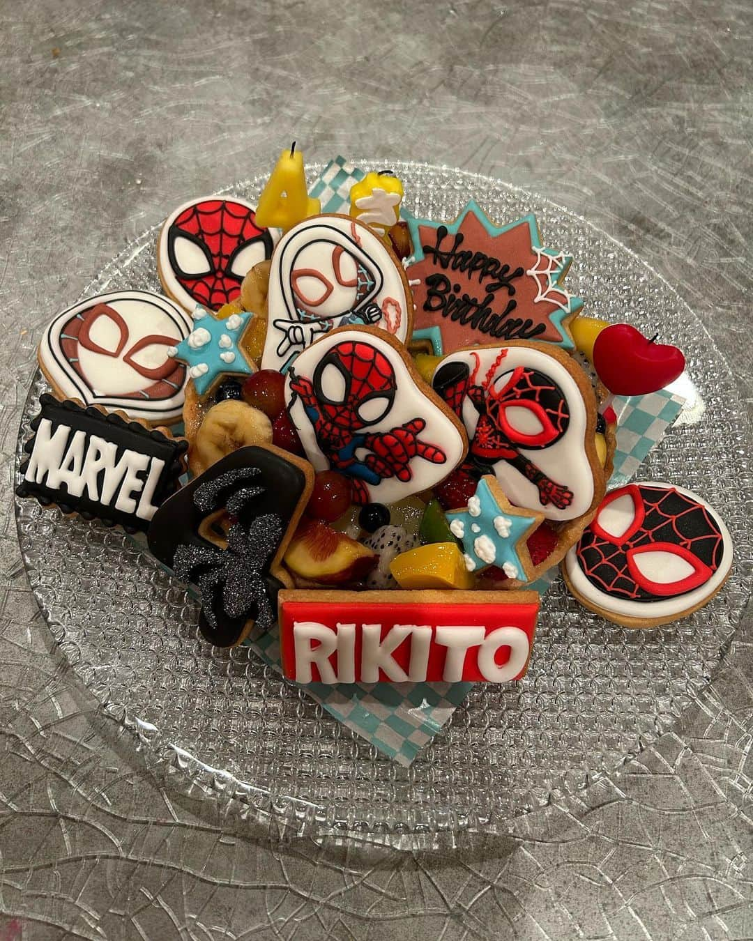 中田翔さんのインスタグラム写真 - (中田翔Instagram)「誕生日おめでとう🎁🎈 大きくなったらスパイダーマンなるらしい！！笑 #中田翔#スパイダーマン#誕生日」8月10日 12時08分 - shonakata_official