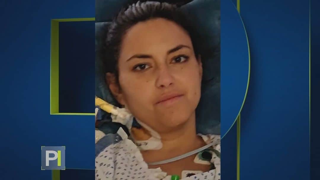 Primer Impactoのインスタグラム：「➡️ Una madre suplica que la ayuden a venir a EEUU para reunirse con su hija inmigrante quien se mantiene en coma tras someterse a varias cirugías.  📺 Más en #PrimerImpacto a las 5pm/ 4C por @univision」