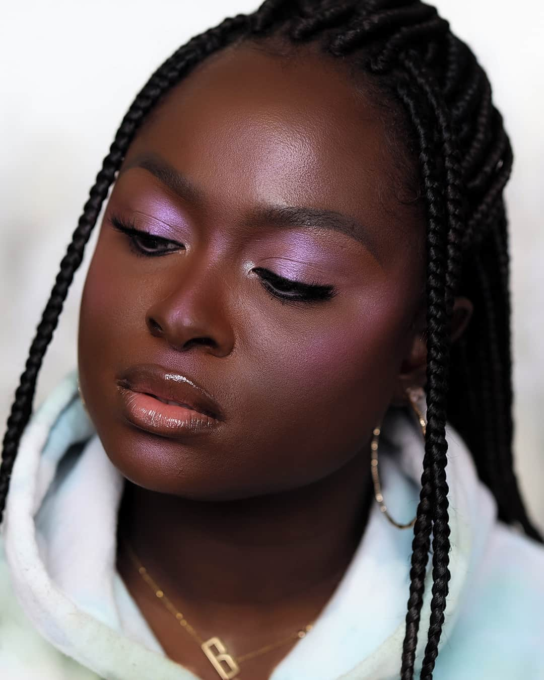 BH Cosmeticsさんのインスタグラム写真 - (BH CosmeticsInstagram)「@_ohemaabonsu is quite literally... GLOWING 🤩 Get your glow girl on with our Apres in Aspen Highlighter Palette 🌟⁣ #bhcosmetics」8月10日 4時30分 - bhcosmetics