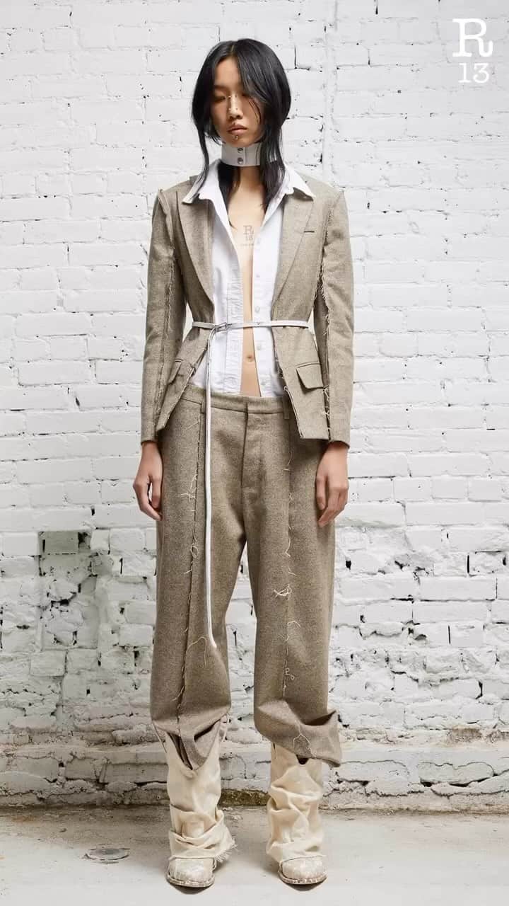 アールサーティーンのインスタグラム：「The Flat Sleeve Blazer and Inverted Trousers are available now with the Pre-Fall collection.  Available in store at 34 Howard street and online at R13.com  #r13 #r13denim #prefall #womenssuit」