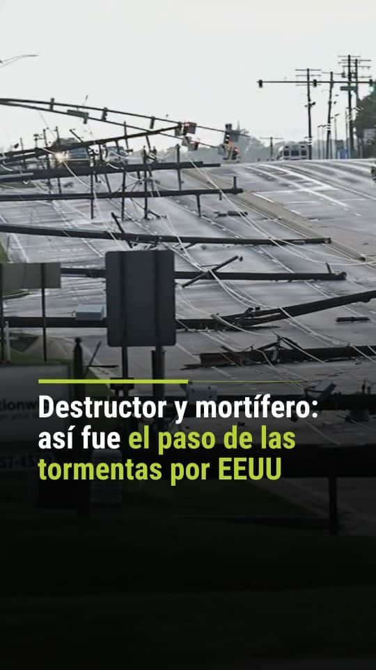 Primer Impactoのインスタグラム：「⛈️ Un sistema de tormentas en EEUU dejó al menos dos personas muertas, casas y autos destrozados y miles de vuelos cancelados. @officialjackieg nos cuenta más.  📺 Más en Primer Impacto a las 5pm/ 4C de lunes a viernes por @univision .  #tormentas #eeuu #lluvia #primerimpacto」