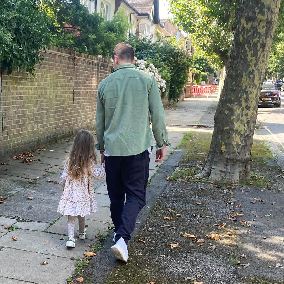 グレッグ・サルキンのインスタグラム：「Uncle school run duties」