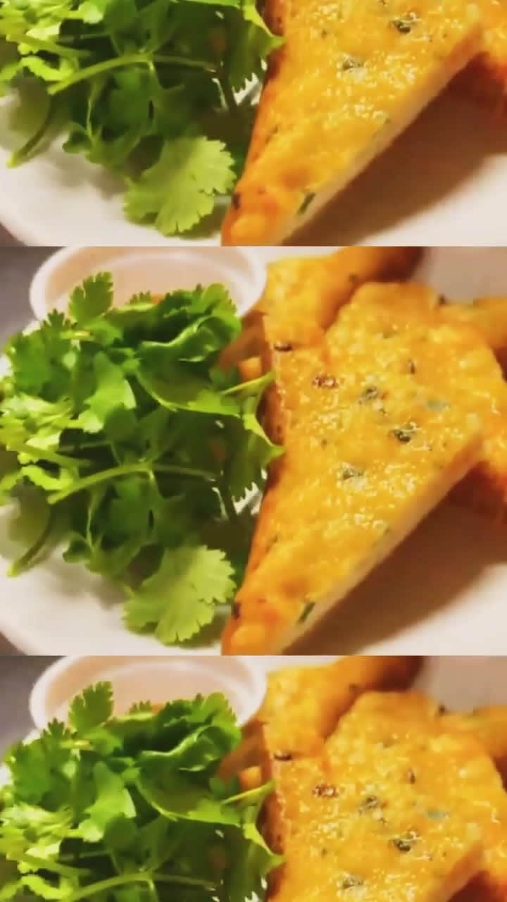 モンスーンカフェのインスタグラム：「Monsoon Cafe Shrimp Toast! 🍤⁠ モンスーンカフェといえば海老トースト🤤⁠ 調理動画大公開🔥🔥🔥⁠ ⁠ 一度食べればやみつき間違いなし！！⁠ ⁠🙇🏻‍♀️🌿⁠」