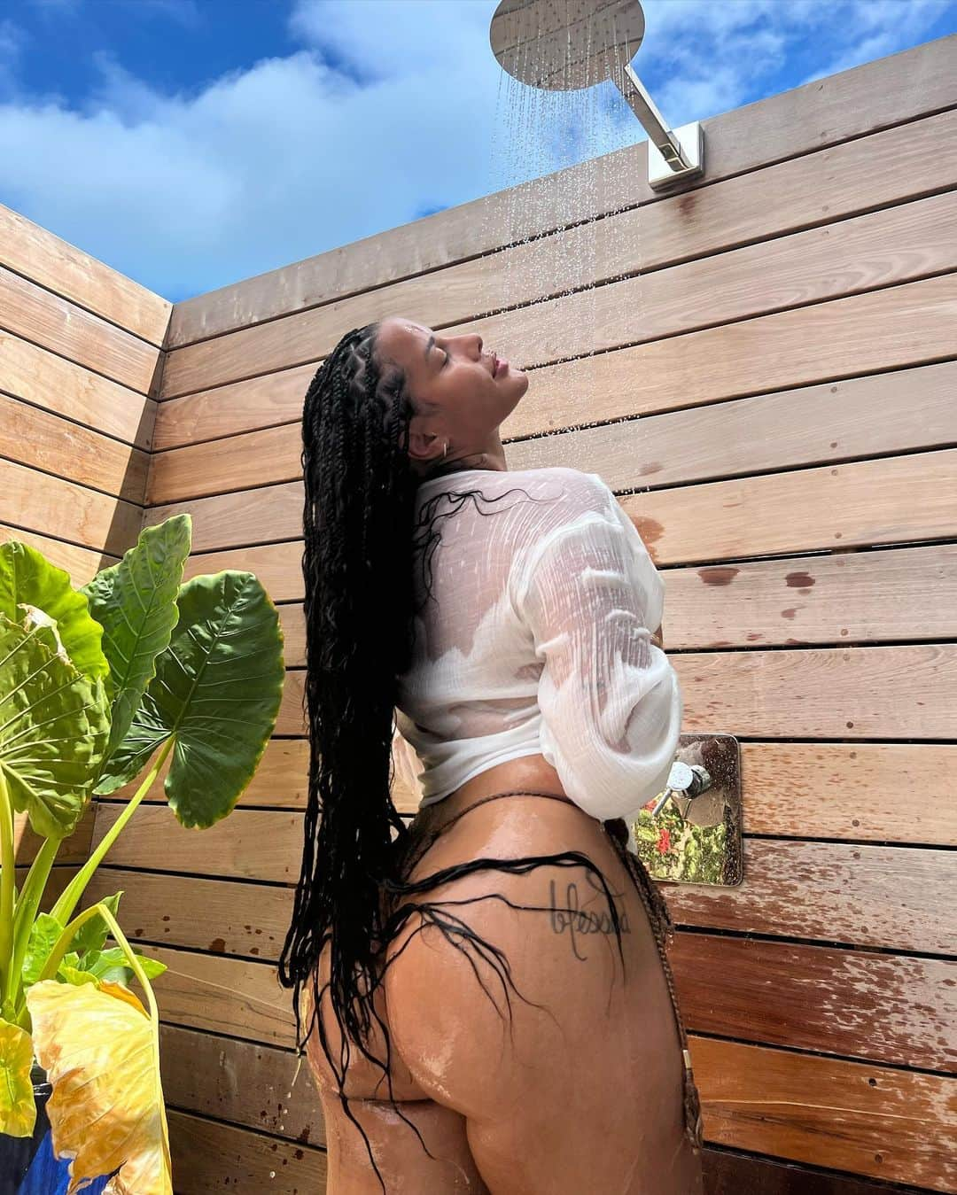 Katya Elise Henryさんのインスタグラム写真 - (Katya Elise HenryInstagram)「im a grown woman.. I can do whatevaaa I want!」8月10日 5時18分 - katyaelisehenry