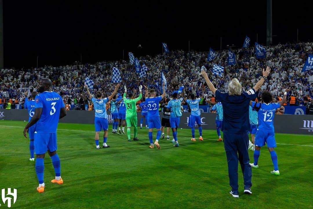 カリドゥ・クリバリさんのインスタグラム写真 - (カリドゥ・クリバリInstagram)「Until the end: we will give it all!  #AlHilal_AlShabab 3-1  #KingSalmanClubCup 💙 #KK 💪🏿」8月10日 6時37分 - kkoulibaly26