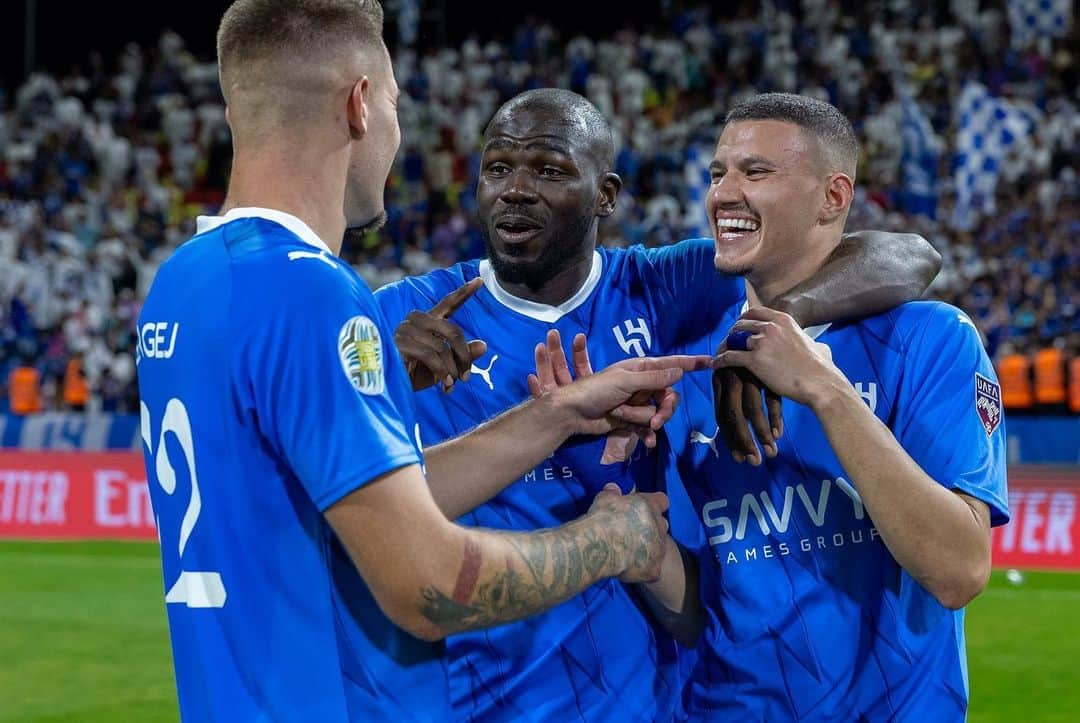 カリドゥ・クリバリさんのインスタグラム写真 - (カリドゥ・クリバリInstagram)「Until the end: we will give it all!  #AlHilal_AlShabab 3-1  #KingSalmanClubCup 💙 #KK 💪🏿」8月10日 6時37分 - kkoulibaly26