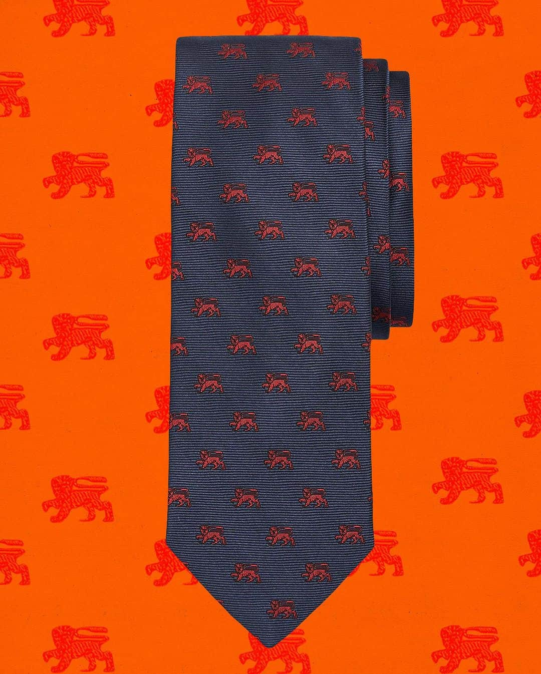 ブルックスブラザーズさんのインスタグラム写真 - (ブルックスブラザーズInstagram)「The stars aren’t Lion to you, this your lucky tie this #LeoSeason — when used appropriately, it has a 93% rate of return on dinner invitation」8月10日 6時38分 - brooksbrothers