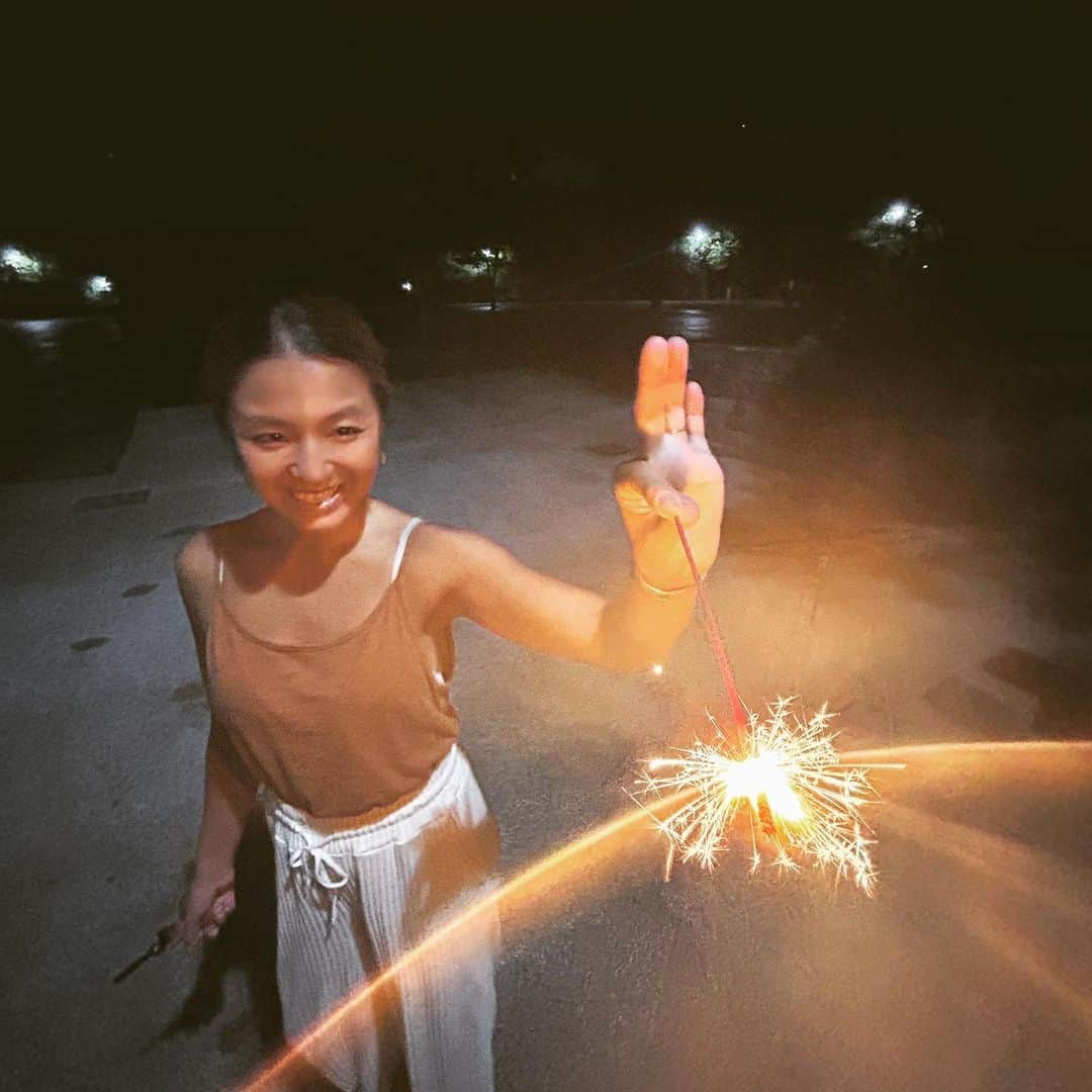 なーみのインスタグラム：「ビビディバビディブゥー💫🧙🏼‍♀️ level39なーみもよろぴっぴ🩷  DMありがちょい🤭💕 みんなのHAPPYなメッセージにいつも心がぷわぷわになるよ🩵🤍  #happybirthdaytome」