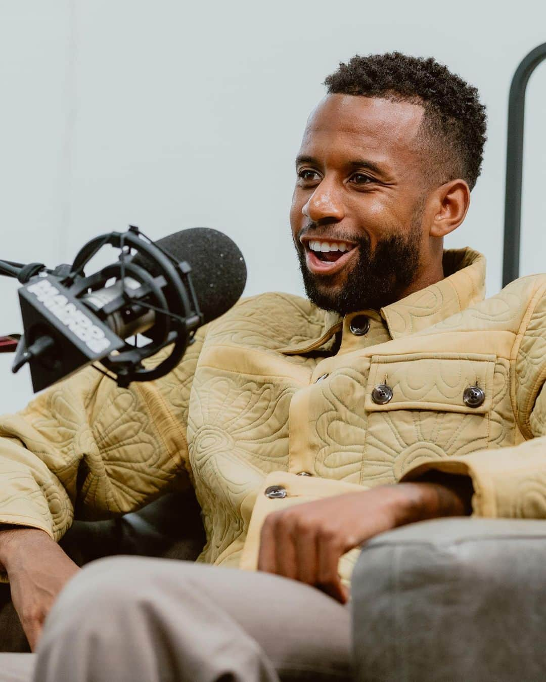 ケリーン・アコスタさんのインスタグラム写真 - (ケリーン・アコスタInstagram)「THE CHAMP IS HERE 🏆 Kickin’ it with MLS Cup Champion, @kellynacosta! The @lafc midfielder joins us on the M&F couch to talk about his football journey, competing in his first World Cup with the @usmnt — and the importance of humanizing athletes. ⚽️🇺🇸   Watch and listen to M&F season 3, episode 18 presented by @verizon (link in bio)!🎙️📺」8月10日 12時57分 - kellynacosta