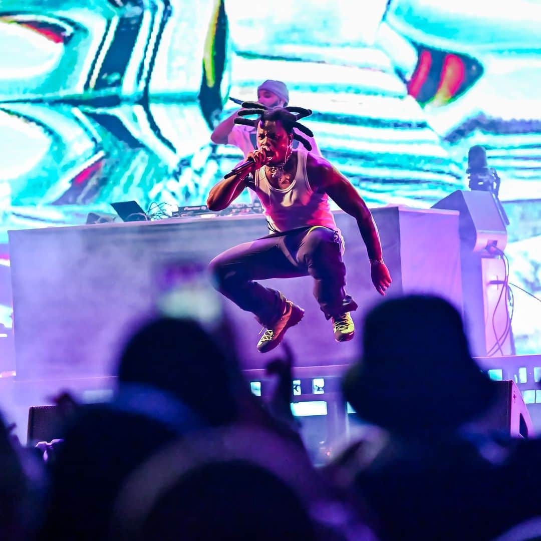 フジロック・フェスティバルのインスタグラム：「📸 DENZEL CURRY JULY 28 FRI - WHITE STAGE  Photo: @mnp.hoto #DenzelCurry #fujirock #fujirockfestival #フジロック」
