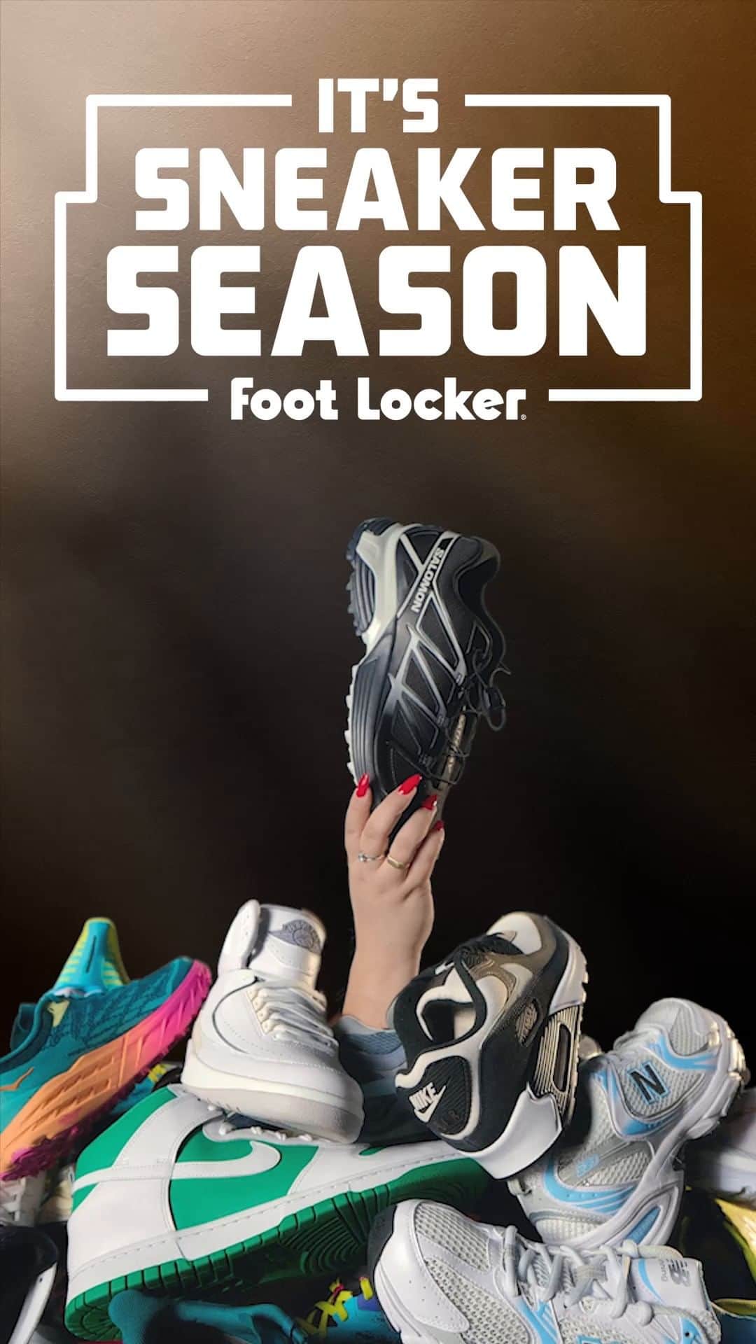 Foot Lockerのインスタグラム：「Fresh styles on the daily.  Shop Sneaker Season online now.」
