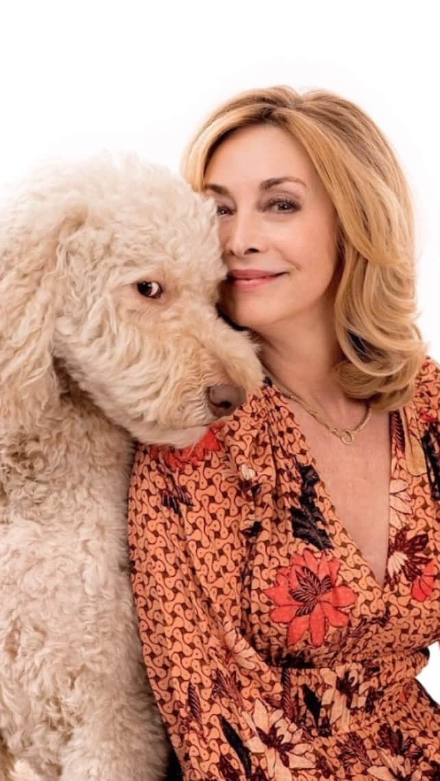 のインスタグラム：「Looks of my love,  @parkerthepdoodle, captured by @charlienunnphotography . All this lovey dovey stuff is featured in a book created to benefit @wagsandwalks rescue. Lots to look at and love there!」