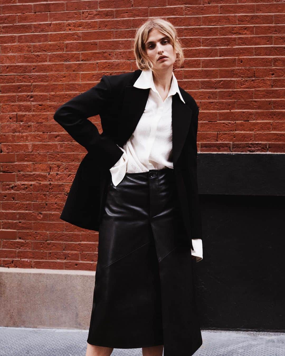 Saks Fifth Avenueのインスタグラム：「The NYC It girl’s take on #quietluxury, courtesy of @proenzaschouler. Tap or head to the link in our bio to shop. #Saks」