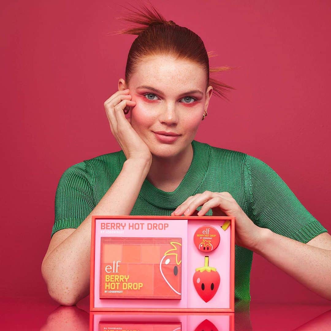e.l.f.さんのインスタグラム写真 - (e.l.f.Instagram)「‼️ONLY A FEW LEFT ON TARGET.COM‼️🍓😍 e.l.f. x @loserfruit Limited-Edition Berry Hot Drop 3 Piece Makeup Set ($29) includes: 🍓Strawberry Plush Makeup Sponge: Apply your game face like an e.l.f.ing pro with Loserfruit’s iconic strawberry 🍓Strawberry Download Palette: Create winning looks for eyes and face with pigment-packed, berry-hued shades 🍓Strawberry Surge Lip Mask: Lead your lips to a super-soft victory with a nourishing, strawberry oil-infused formula  Also available at @shoppersbeauty (🇨🇦), @superdrug (🇮🇪🇬🇧), and elfcosmetics.com.au (🇦🇺)   #elfcosmetics #elfingamazing #eyeslipsface #crueltyfree #vegan」8月10日 7時56分 - elfcosmetics