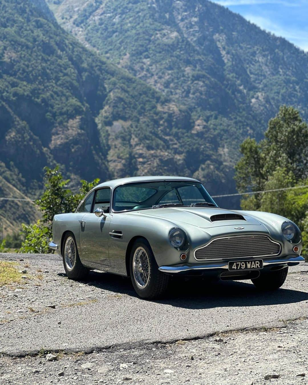 ヨハネス・ヒューブルさんのインスタグラム写真 - (ヨハネス・ヒューブルInstagram)「Road Rats Part 1 - 💥  @guyberryman  St Paul de Vence > Italy   Dream route over the mountains with Jag E-Type and DB4」8月10日 8時05分 - johanneshuebl