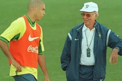 ロナウドのインスタグラム：「Eu sempre disse que Zagallo foi o melhor técnico que tive. Hoje faço um adendo: Zagallo é o maior treinador brasileiro de todos os tempos.   Sempre te reverenciarei, Velho Lobo. Feliz aniversário!」