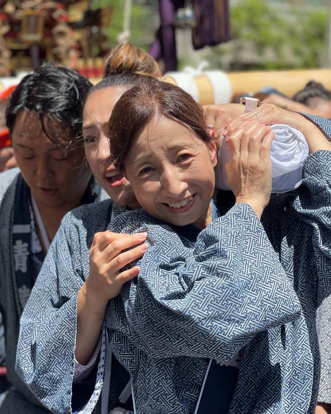 菊池沙都さんのインスタグラム写真 - (菊池沙都Instagram)「5年振りの大祭。 みんなで担いで感無量。 じいじが笑空と一緒に担いでさらに感無量。 笑空も頑張ったね☺️✨ みなさまご協力ありがといございました🥹❤️  まだまだまだまだ投稿続きます🙏  #住吉神社例大祭 #住吉神社例祭 #八角#本社神輿#青睦会 #月島#月島祭り#月島一之部 #お祭りロス」8月10日 8時35分 - satochin30