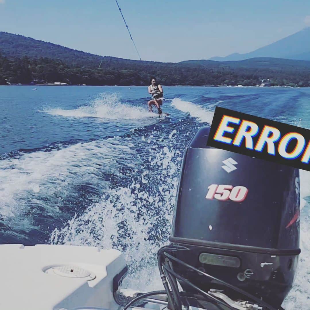 佐伯大地のインスタグラム：「ウェイク3コマ☀️🌊🏂️  #夏休みの過ごし方」