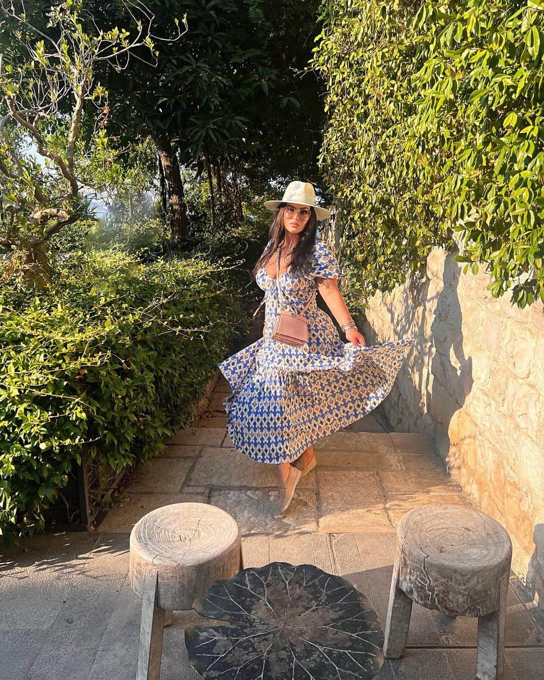 Hrush Achemyanのインスタグラム：「Exploring enchanting Lebanon, tracing my roots back to my grandmother's birthplace🇱🇧Funfact I was named after her 👵#RootsAndWanderlust #travel #lebanon」