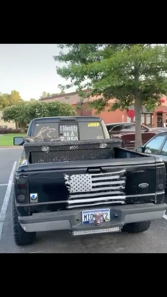 Truck Hubのインスタグラム：「And people use them like F-250s 😂🙌 @rednecknmemes  - #trucks #diesel #liftedtrucks #ford #powerstroke #chevy #duramax #dodge #cummins #trucking #trucks #redneck」