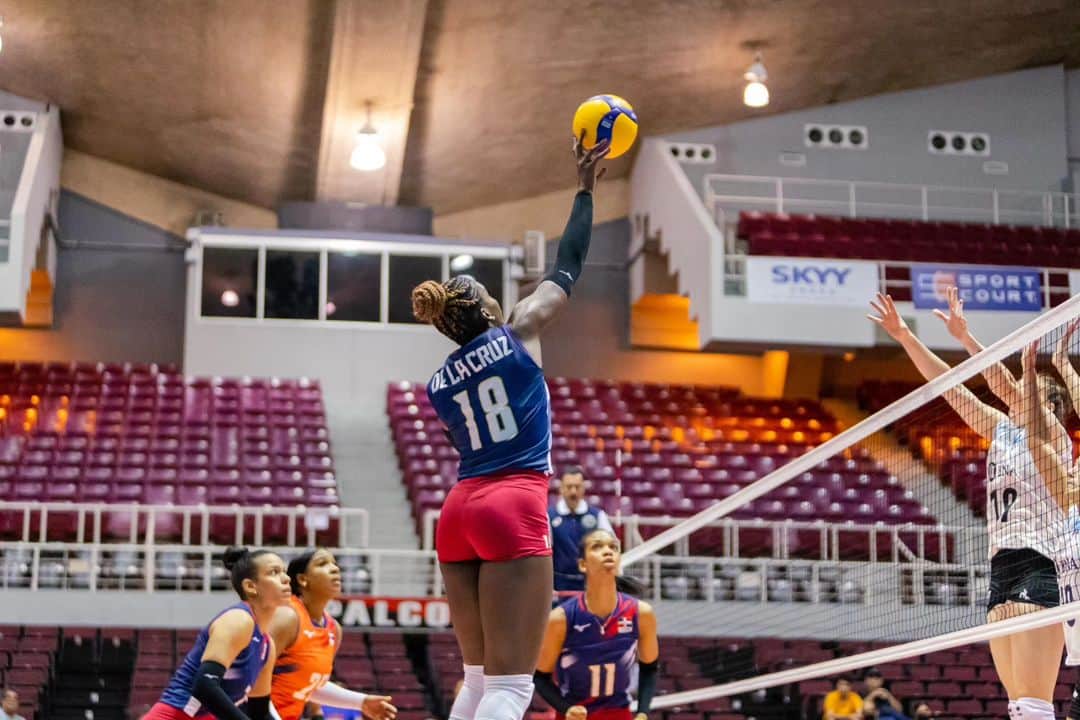 ベタニア・デラクルスのインスタグラム：「10 meses después aquí ✌🏾✌🏾  Agradecida de todos los que me acompañaron en el proceso❤️ 🙏🏾 Copa Panamericana , ponce PR  #BigBeth  📷@camaraenmanopr」