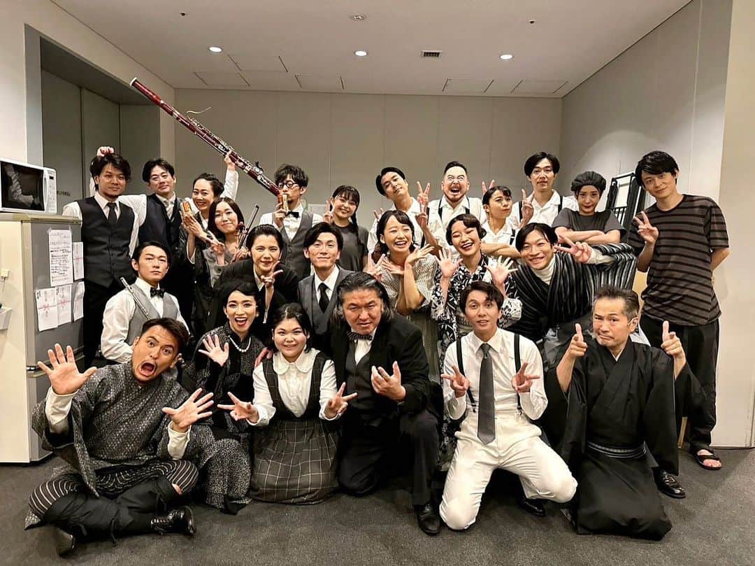 川田希のインスタグラム：「あやめ十八番『六英花 朽葉』 無事に千穐楽を迎えました‼️  ご来場下さった皆様、応援して下さった皆様、ほんとうにありがとうございました💕  千穐楽のカーテンコールのスタンディングオベーションには感動でした✨  素晴らしい作品に参加できて幸せです😊」