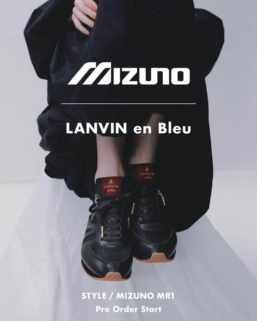 LANVIN_en_Bleu_OFFICIALさんのインスタグラム写真 - (LANVIN_en_Bleu_OFFICIALInstagram)「. 【Collaboration】 MIZUNO MR1 ￥25,300（TAX IN）  フェミニンモードと機能性の融合を掲げるLANVIN en Bleuが、日本が誇る老舗スポーツブランドのMIZUNO（ミズノ）との協業により、コラボレーションモデルを発売。 ドレスアップしたスタイルにも合わせやすいスニーカーが実現しました。  8/25(金)の発売に先駆け、本日よりオンラインストアと店頭にて先行予約がスタート。  ▪️SIZE 23.0 / 23.5 / 24.0  24.5 / 25.0 / 26.0 / 27.0 cm   #lanvinenbleu#ランバンオンブルー#mizuno#ミズノ#mizunomr1#collaboration#スニーカーコーデ」8月10日 10時50分 - lanvin_en_bleu_womens