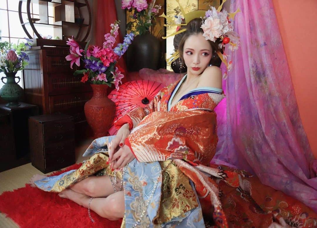 のインスタグラム：「japanese culture🇯🇵 . . #花魁 #着物 #着物女子  #日本文化  #japaneseculture  #japanesefashion  #japanesemodel  #japanesegirl  #asiangirls  #model  #性感」