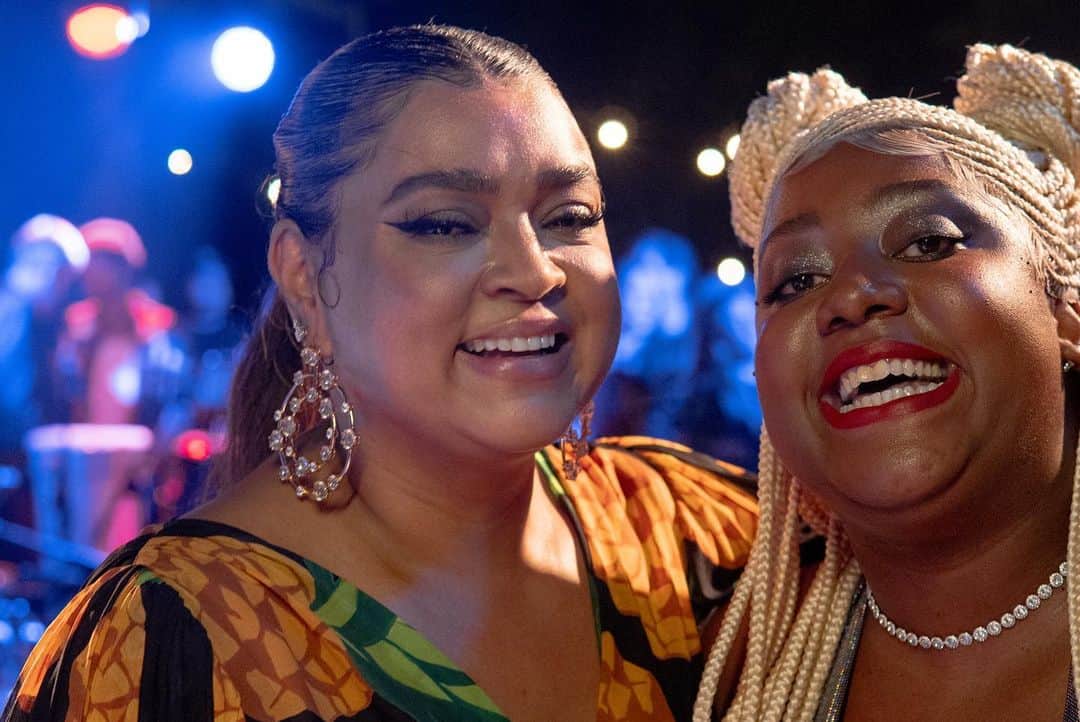 Preta Gilさんのインスタグラム写真 - (Preta GilInstagram)「Aí como fui feliz! Pense numa energia gigante de cura e amizade! Sem dúvidas, a melhor festa da vida! #Preta49  Fotos: @gee.eu」8月10日 22時08分 - pretagil