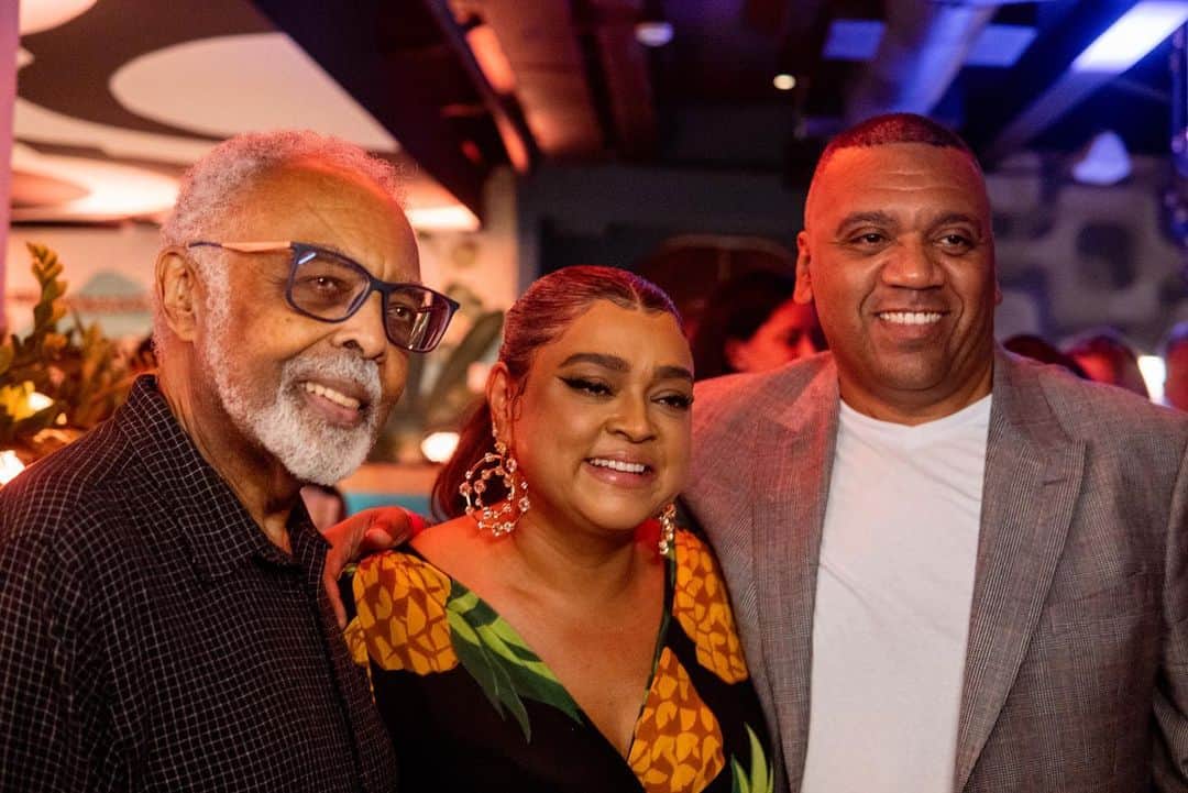 Preta Gilさんのインスタグラム写真 - (Preta GilInstagram)「Aí como fui feliz! Pense numa energia gigante de cura e amizade! Sem dúvidas, a melhor festa da vida! #Preta49  Fotos: @gee.eu」8月10日 22時08分 - pretagil