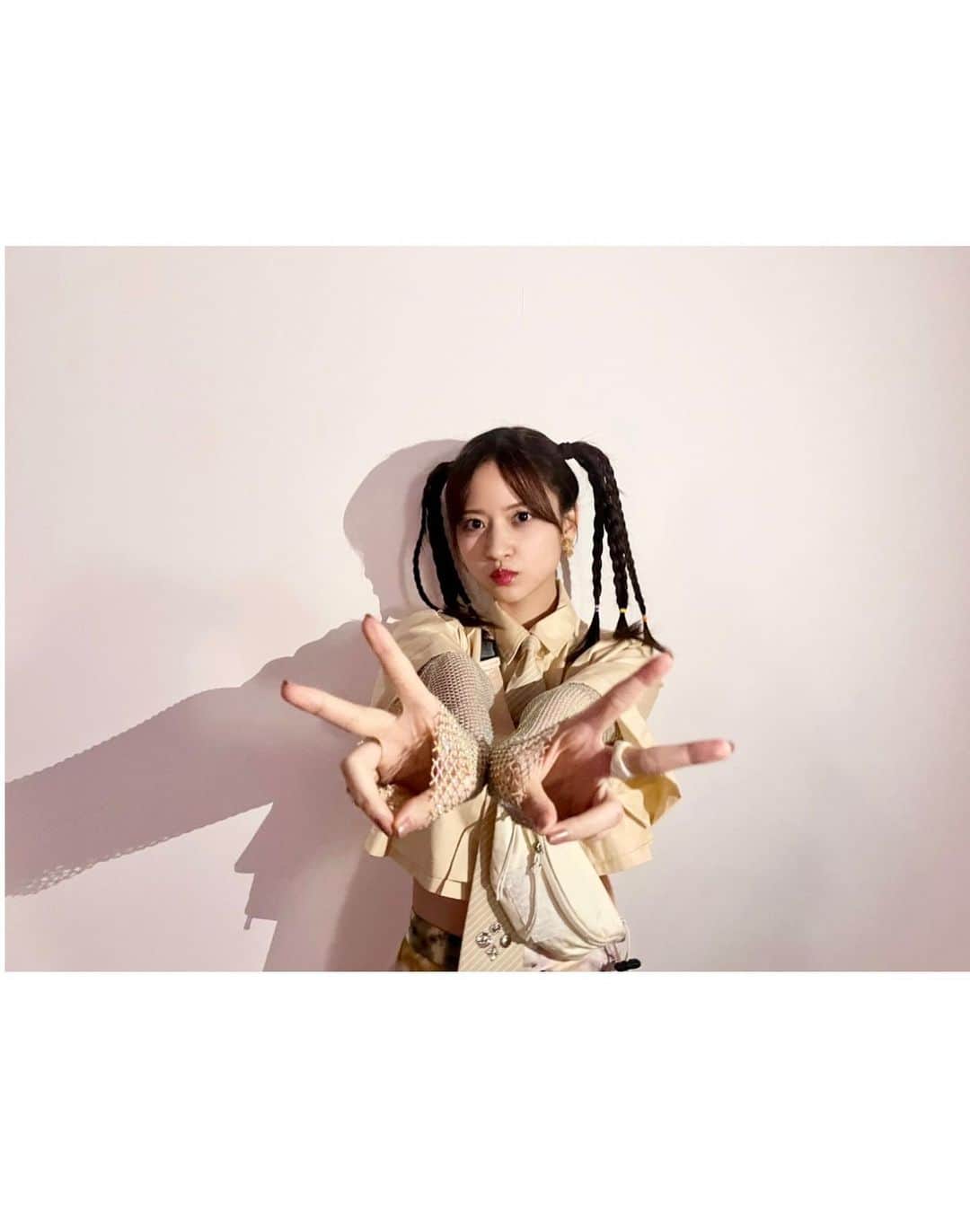 金川紗耶さんのインスタグラム写真 - (金川紗耶Instagram)「Y2Kファッション、髪型にハマってます！！！  #乃木坂46  #金川紗耶  #sayagram  #おひとりさま天国  #y2kファッション  #めっちゃ好きだった  #髪の毛が注目ポイント  #ツインテール」8月10日 22時11分 - saya.kanagawa_official