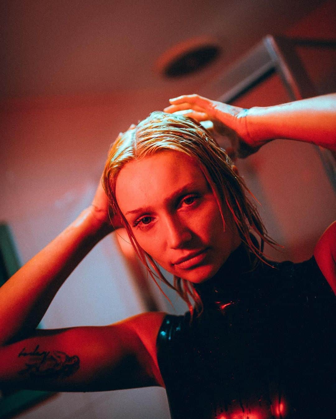ケイリン・ルッソさんのインスタグラム写真 - (ケイリン・ルッソInstagram)「Backstage with @cailinrusso」8月10日 20時46分 - cailinrusso