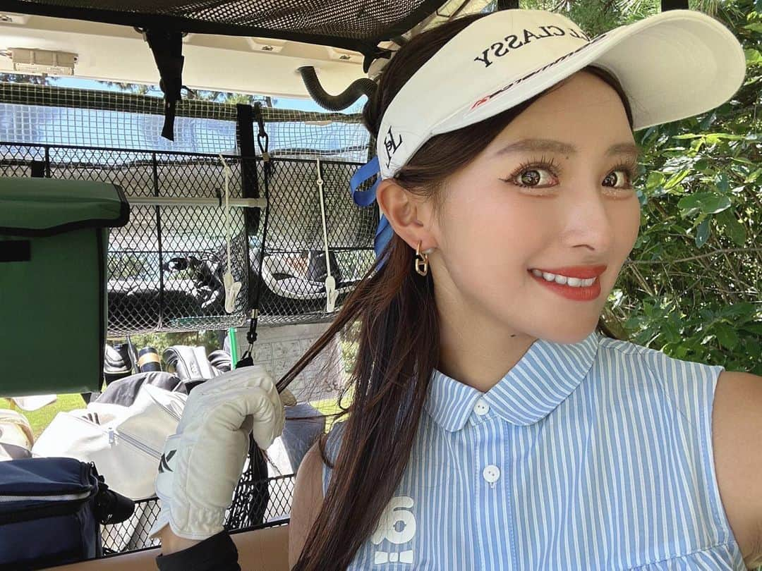 臼井麗香さんのインスタグラム写真 - (臼井麗香Instagram)「. 🤍💙🤍 #夏 #golf #ゴルフ好き #ゴルフ女子 #ゴルフ男子 #ゴルフ場 #Instagram」8月10日 20時40分 - usuireika54