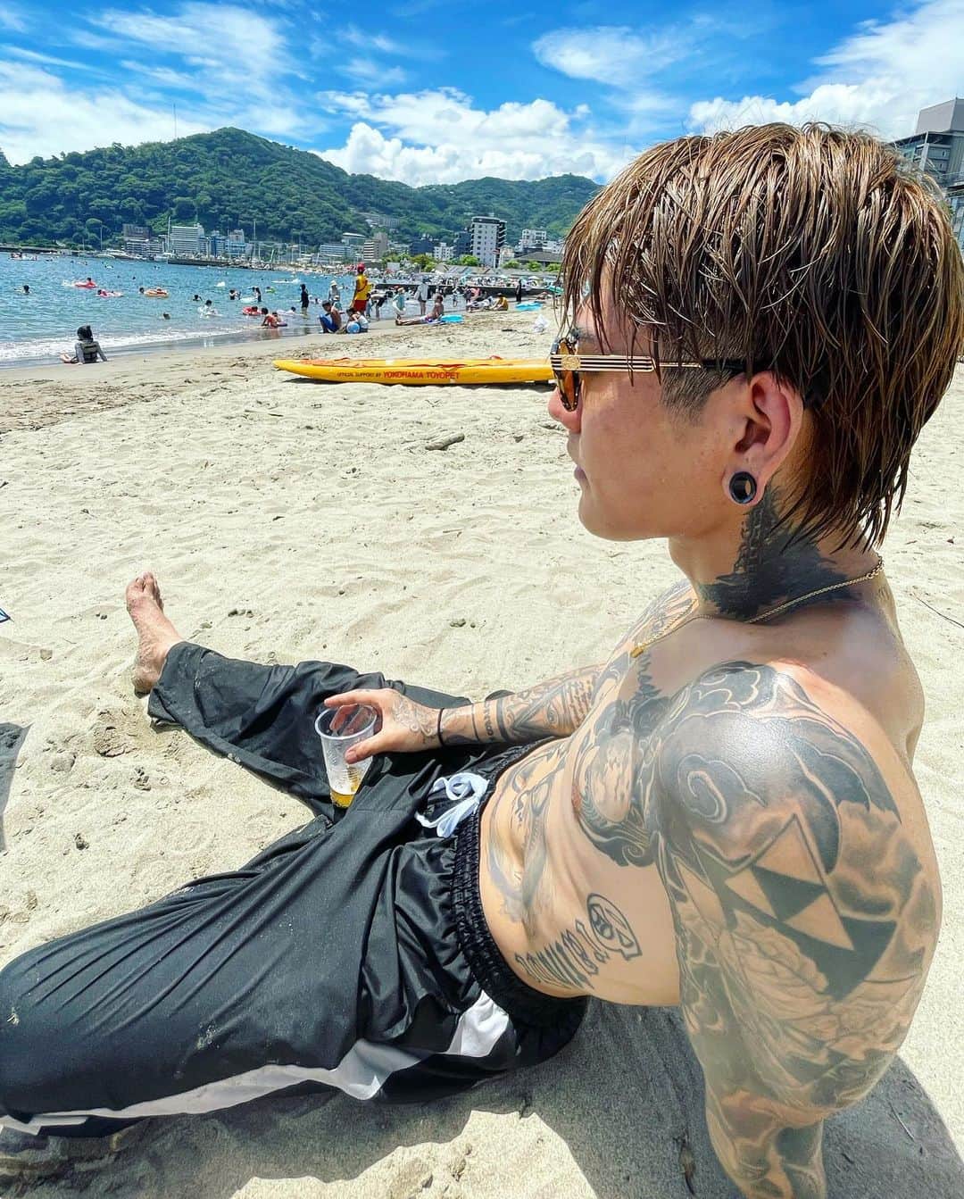 KOHEYのインスタグラム：「熱海🏖️🎆 雨予報やったのに晴れて旅行運強すぎﾝｺﾞ  #海  #熱海  #タトゥー  #刺青  #tattoo  #tattoos」