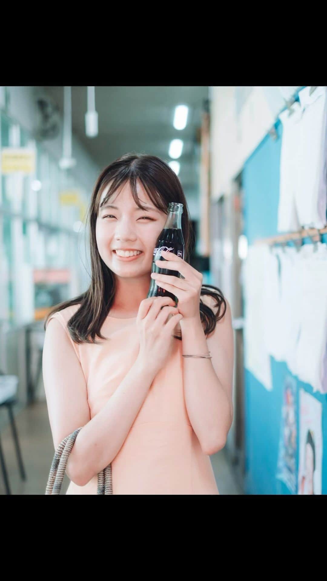 Masaのインスタグラム：「.  iPhone   Fujifilm X-Pro2  XF35 F1.4R  フィルムが返ってくるのを待ってたけど、ここでフィルム撮ってなかった🙃  久しぶりのバッティングセンターはしばらく身体が痛かったけど、楽しかったな☺️で、こっちゃんが上手かった⚾️  撮影日 : 2023年8月2日  #portrait  #ポートレート #fujifilm #xpro2 #xf35mmf14 #日本 #リール #reel #filmisnotdead #大阪 #osaka #バッティングセンター #cocacola」